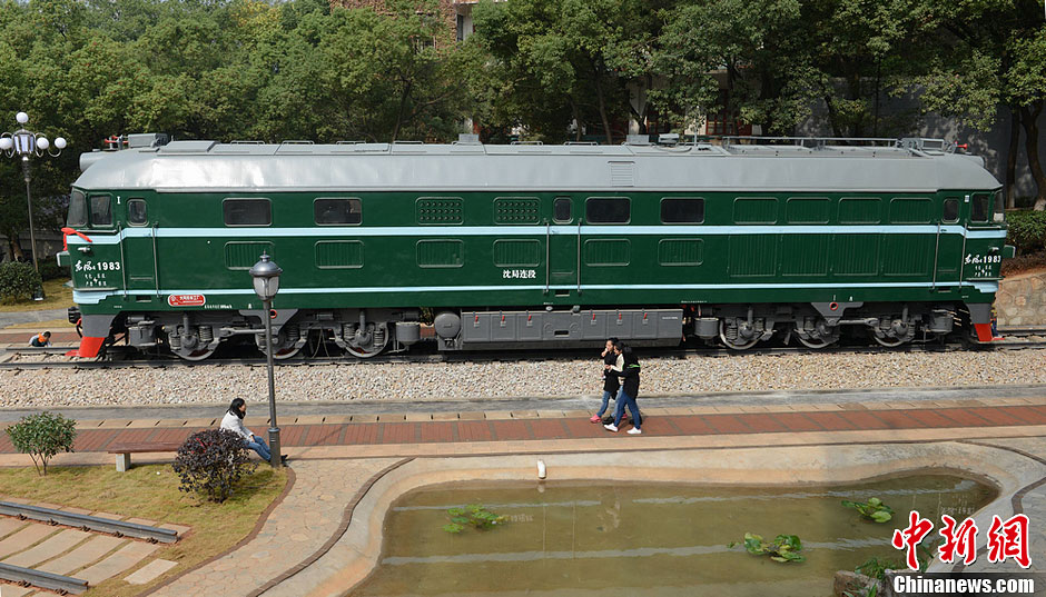 高校校園內(nèi)通火車成全國(guó)首個(gè)校內(nèi)通火車的大學(xué) 網(wǎng)友:校園是得有多大 高校校園內(nèi)通火車成全國(guó)首個(gè)校內(nèi)通火車的大學(xué) 網(wǎng)友:校園是得有多大