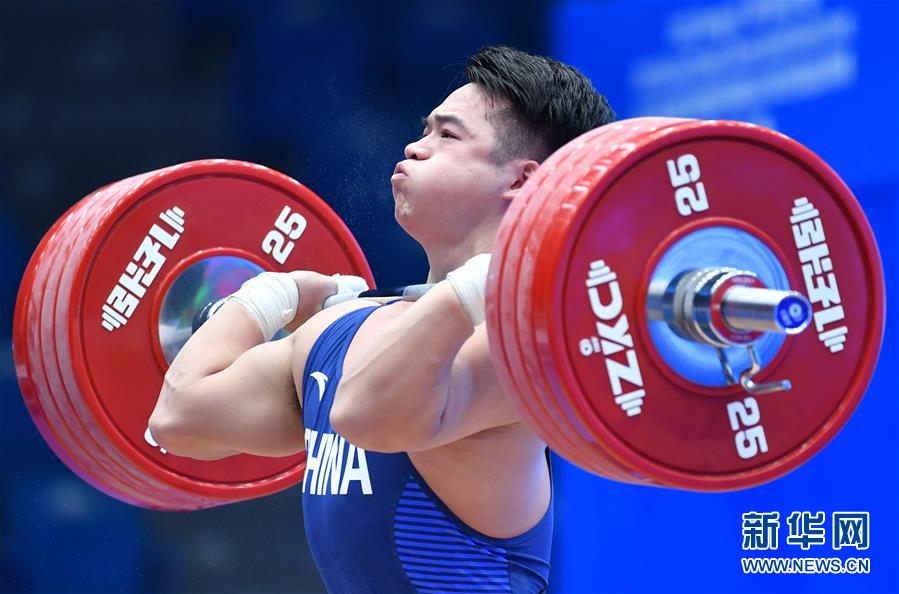 （體育）（1）舉重——世界杯：田濤獲男子96公斤級(jí)挺舉和總成績冠軍
