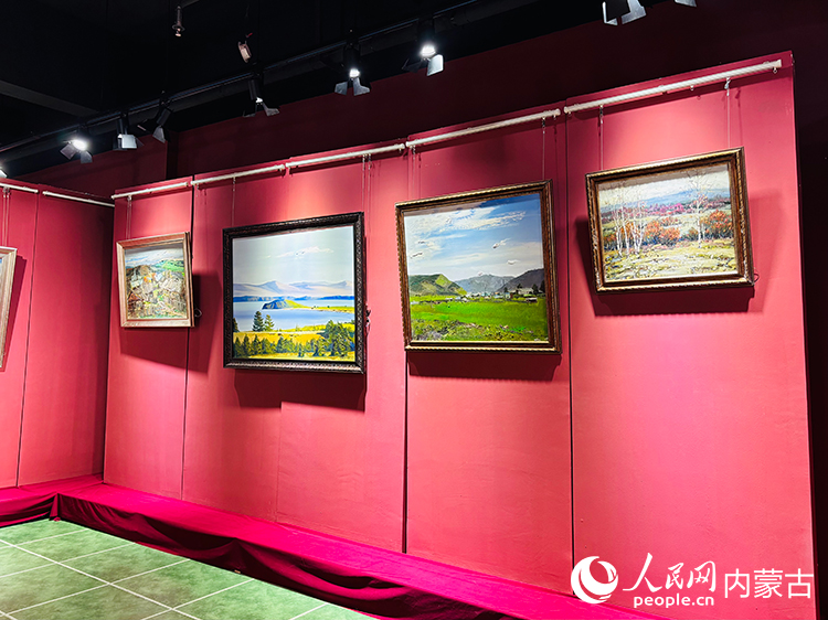 油畫寫生基地中展示的作品。人民網(wǎng)記者 張聿修攝