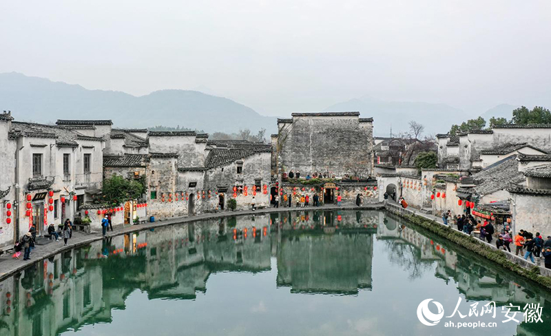 宏村一隅。人民網(wǎng)記者 張俊攝